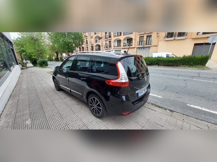 Renault Grand Scenic 1.5 DCI 110CV 7 PLAZAS foto 4